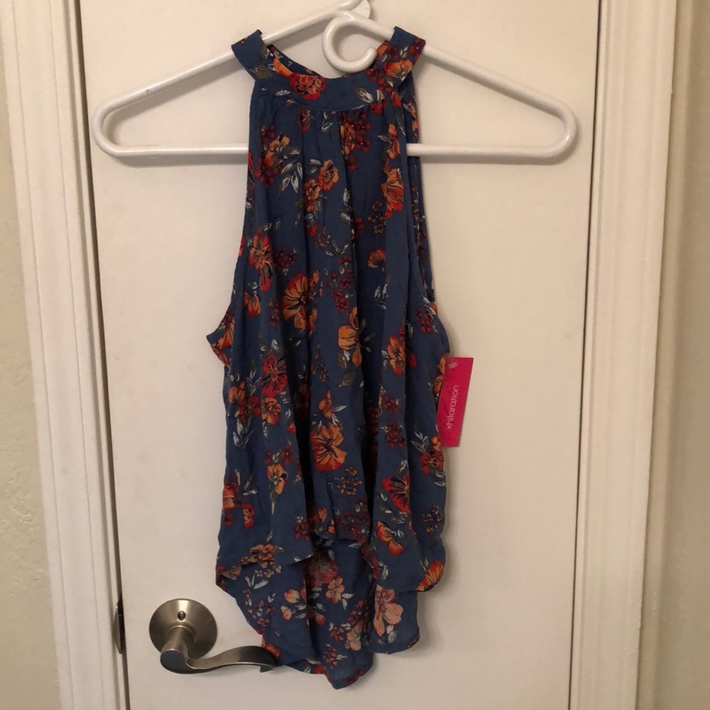 Floral flowy blouse